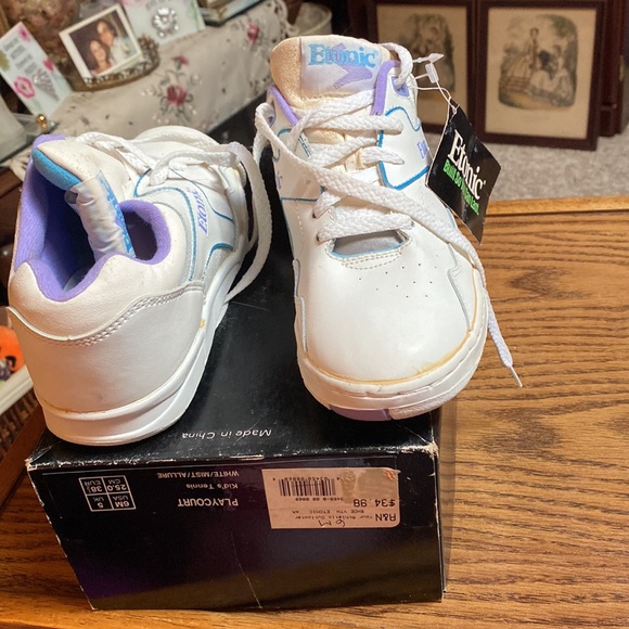 Womans size 6 etonic NIB sneakers - Picture 2 of 4